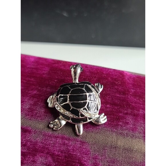 Turtle Shaped Black Enamel Silver Tone Metal Brooch Vintage, READ DESCRIPTION - Picture 3 of 10
